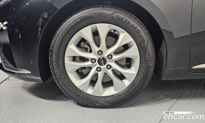 Kia K8 2.5 Gasoline 2WD