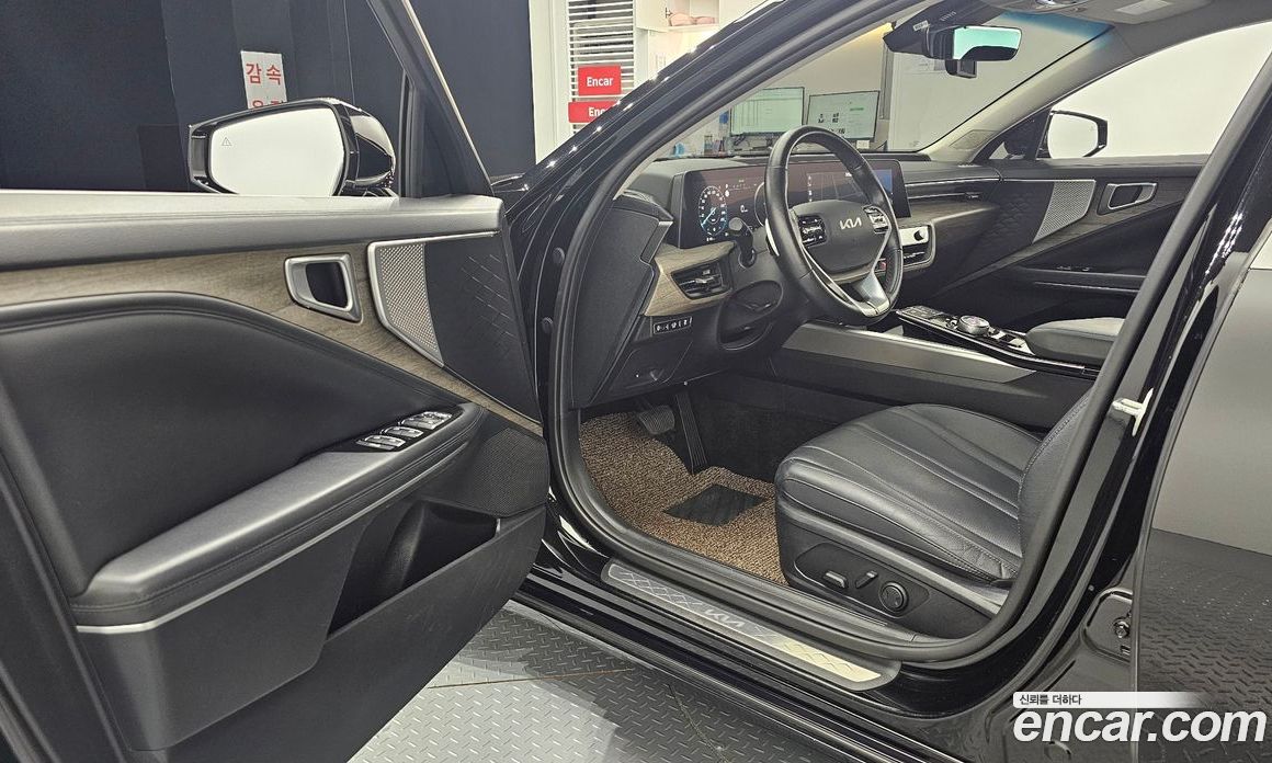 Kia K8 2.5 Gasoline 2WD