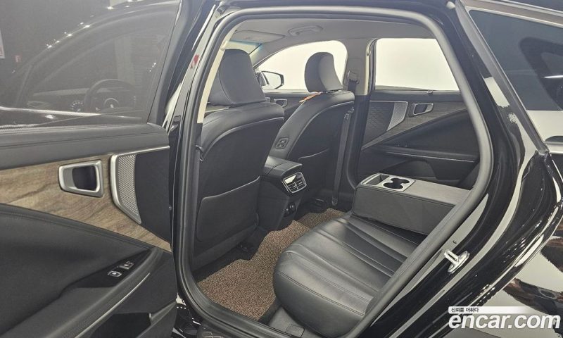 Kia K8 2.5 Gasoline 2WD