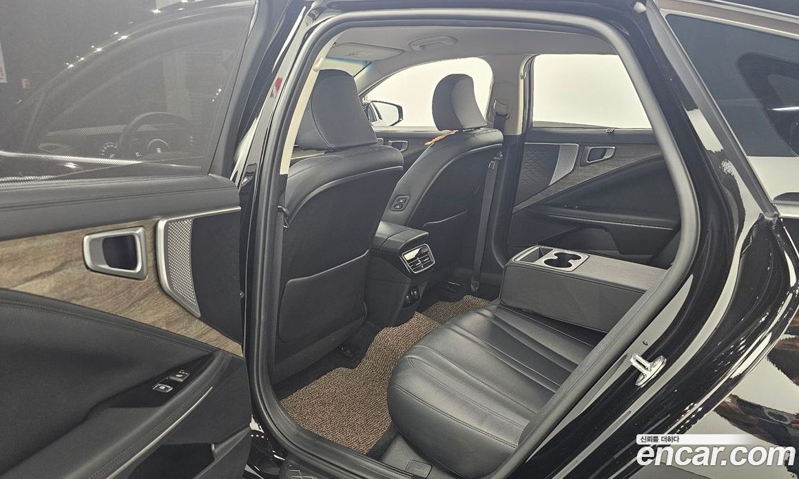 Kia K8 2.5 Gasoline 2WD