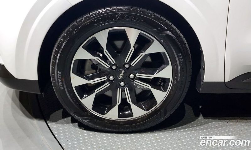 Kia Carnival 9-Seater Prestige