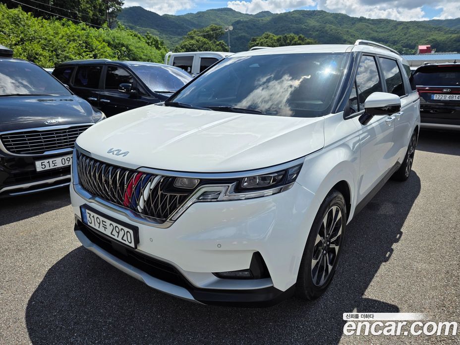 Kia Carnival 9-Seater Prestige