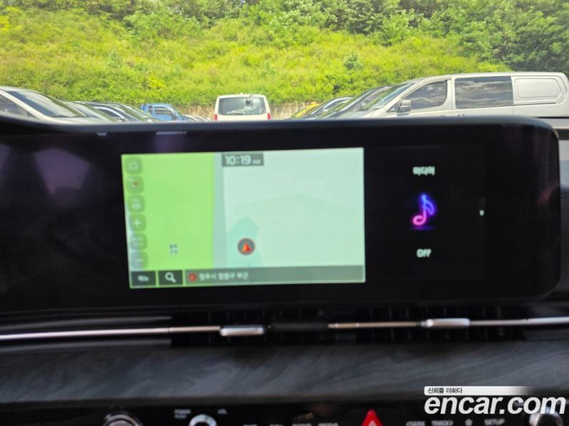 Kia Carnival 9-Seater Prestige