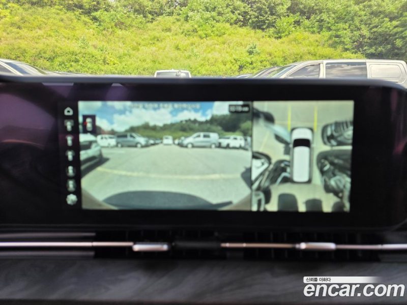 Kia Carnival 9-Seater Prestige