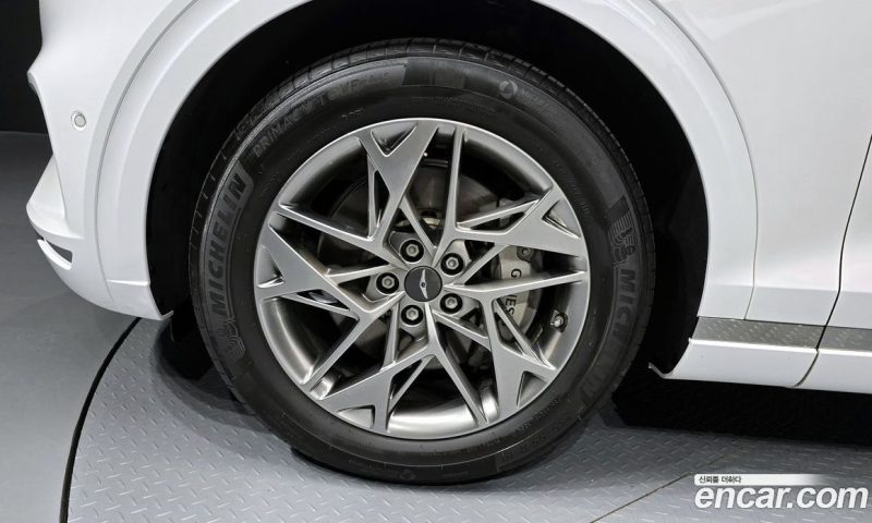 Genesis GV70 2.5T Gasoline 2WD