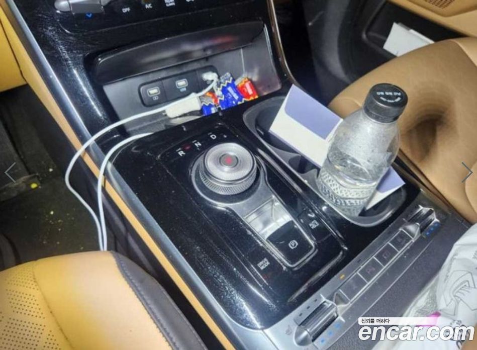 Kia Carnival 9-Seater Noblesse