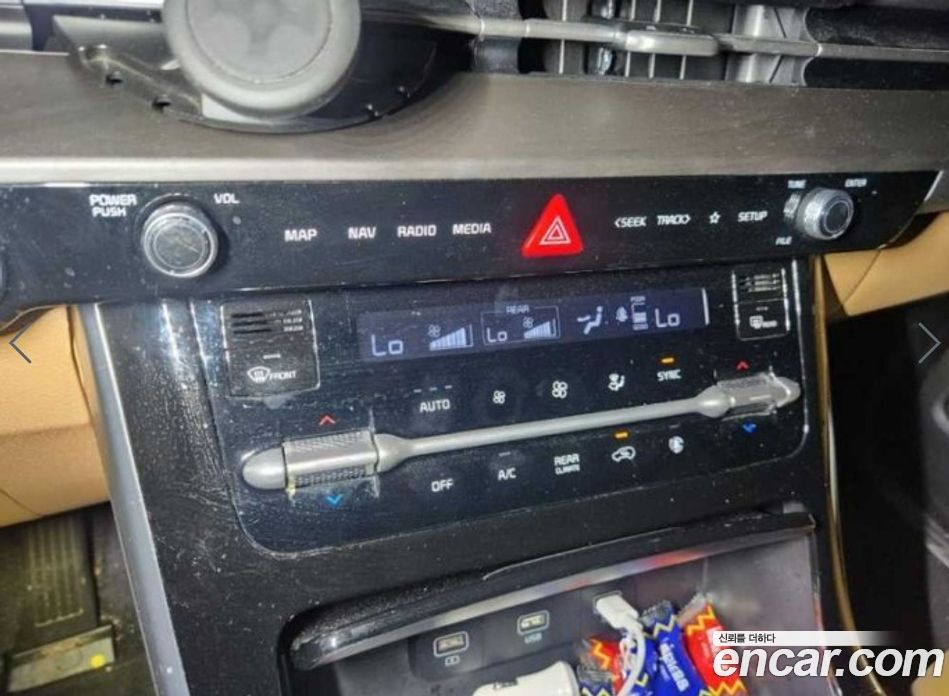 Kia Carnival 9-Seater Noblesse