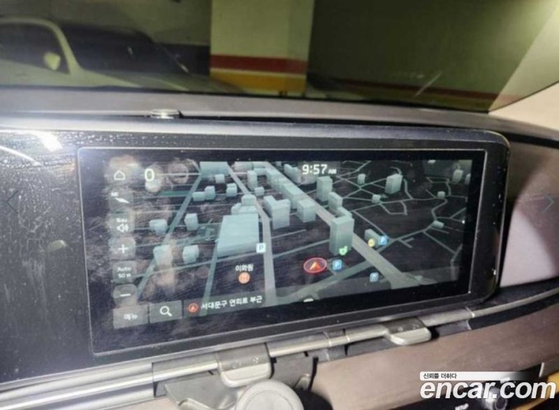 Kia Carnival 9-Seater Noblesse