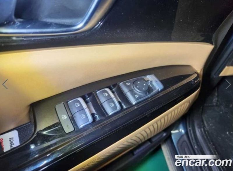 Kia Carnival 9-Seater Noblesse