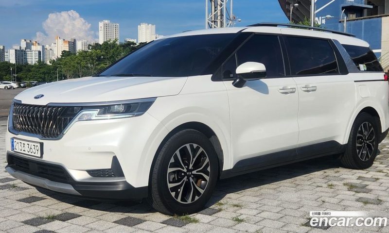 Kia Carnival 9-Seater Prestige