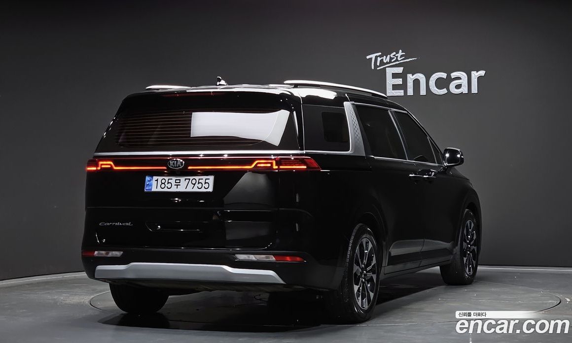 Kia Carnival 9-Seater Prestige