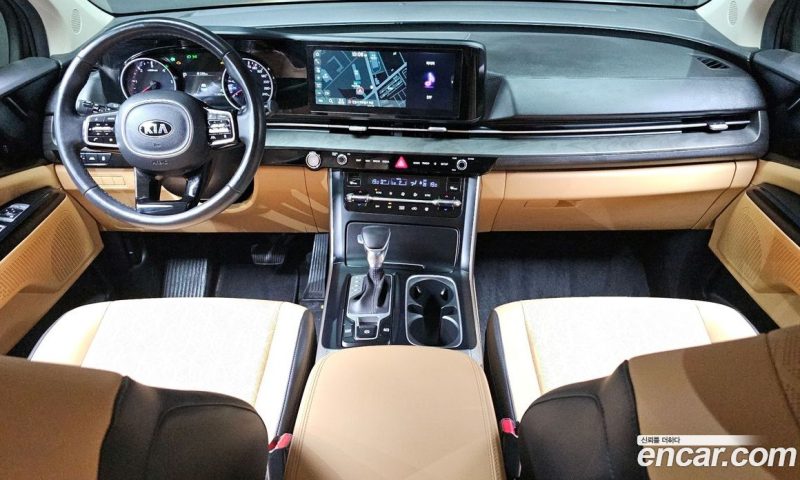 Kia Carnival 9-Seater Prestige