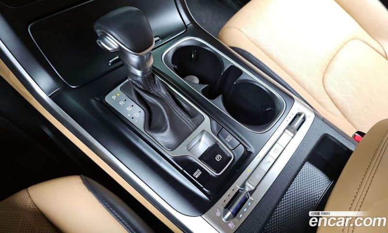 Kia Carnival 9-Seater Prestige