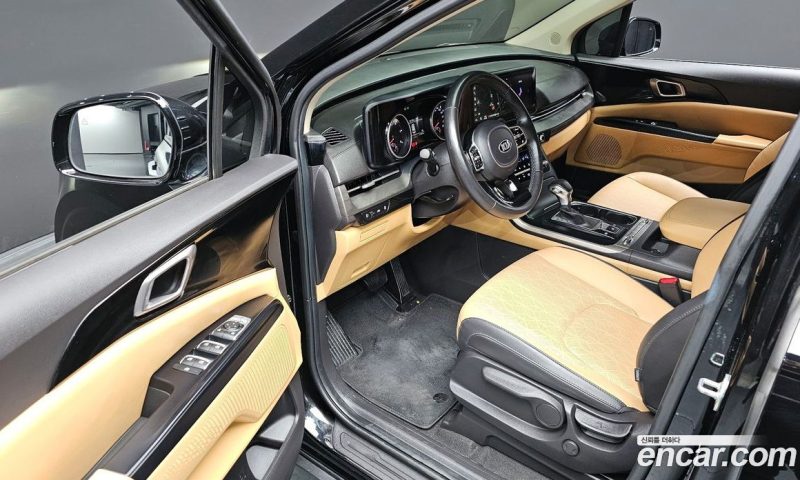 Kia Carnival 9-Seater Prestige