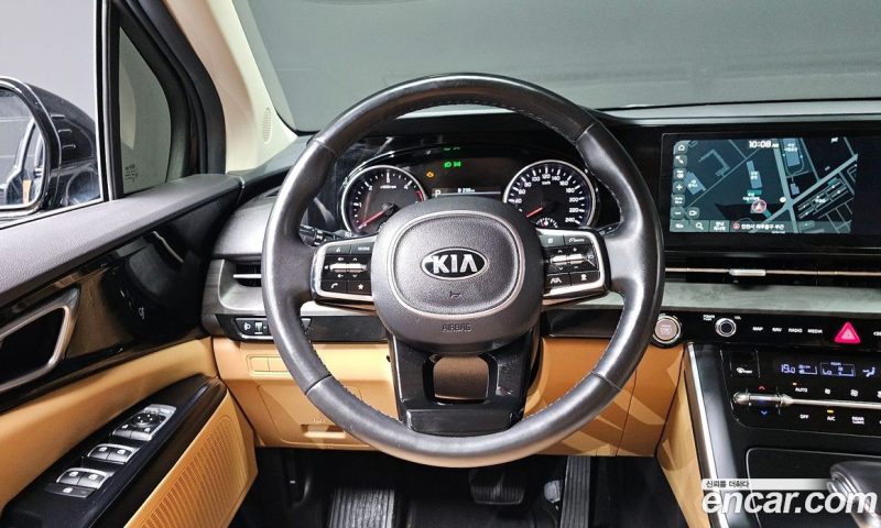 Kia Carnival 9-Seater Prestige