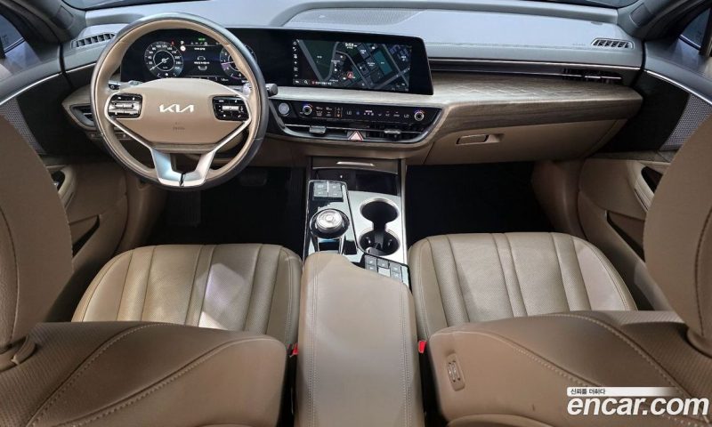 Kia K8 2.5 Gasoline 2WD