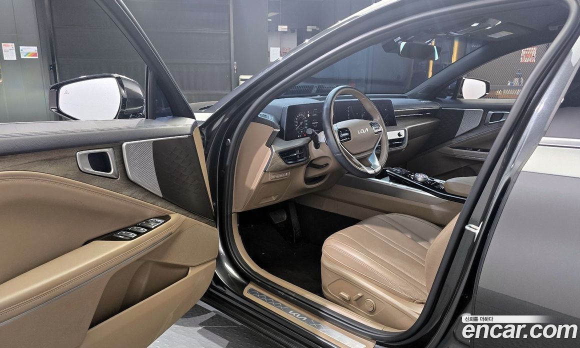 Kia K8 2.5 Gasoline 2WD