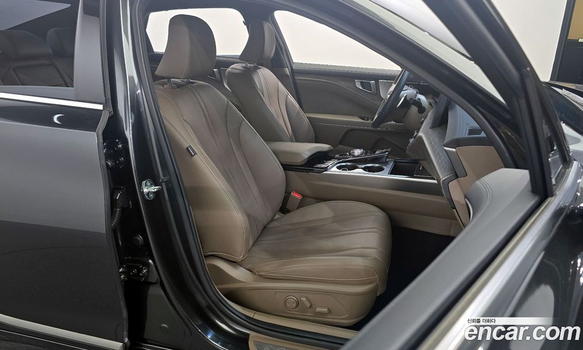 Kia K8 2.5 Gasoline 2WD