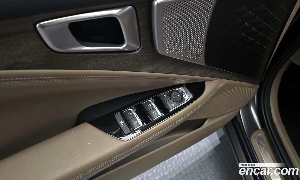 Kia K8 2.5 Gasoline 2WD