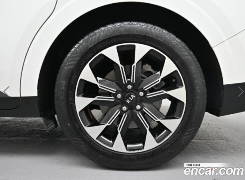 Kia Carnival 9-Seater Signature