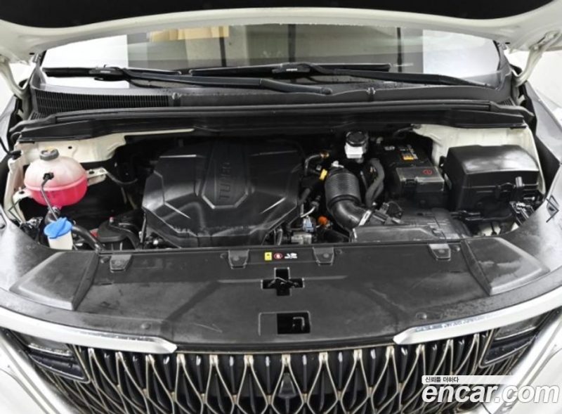 Kia Carnival 9-Seater Signature