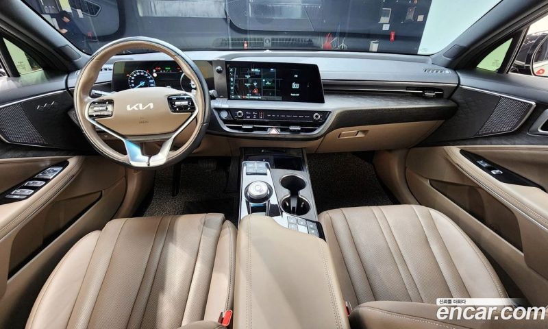 Kia K8 2.5 Gasoline 2WD