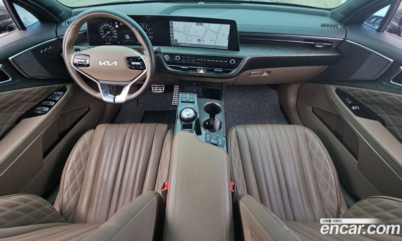 Kia K8 2.5 Gasoline 2WD