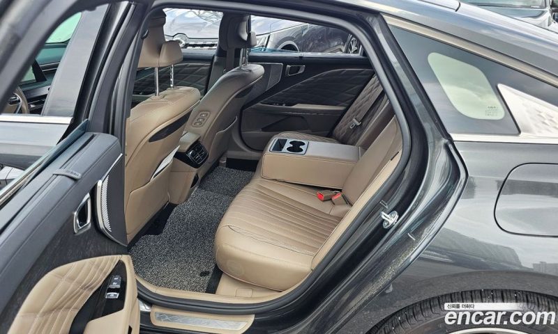 Kia K8 2.5 Gasoline 2WD