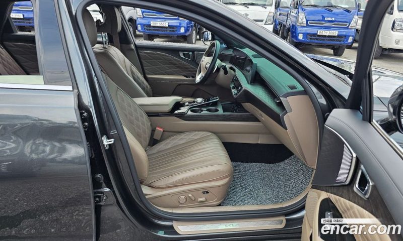 Kia K8 2.5 Gasoline 2WD