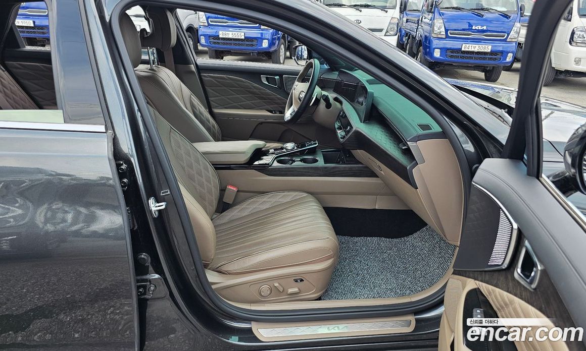 Kia K8 2.5 Gasoline 2WD