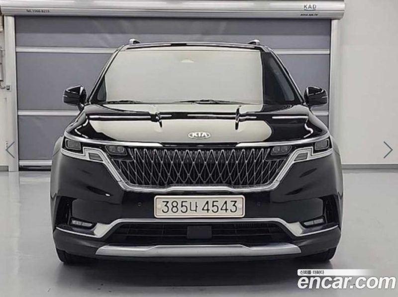 Kia Carnival 9-Seater Noblesse