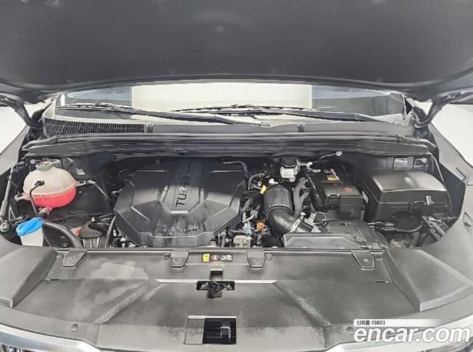 Kia Carnival 9-Seater Noblesse