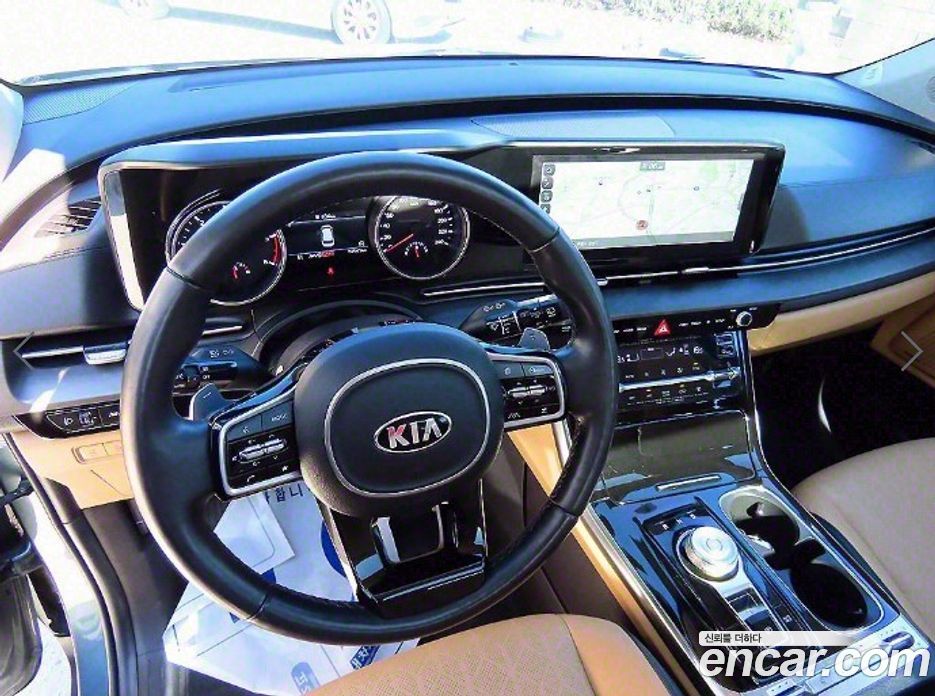 Kia Carnival 9-Seater Noblesse