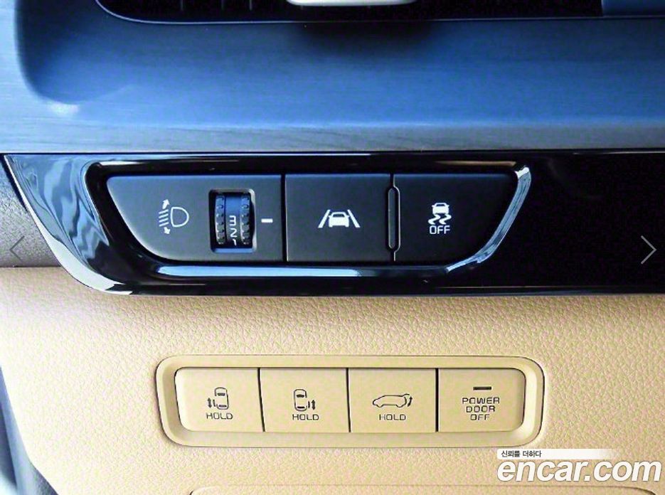 Kia Carnival 9-Seater Noblesse