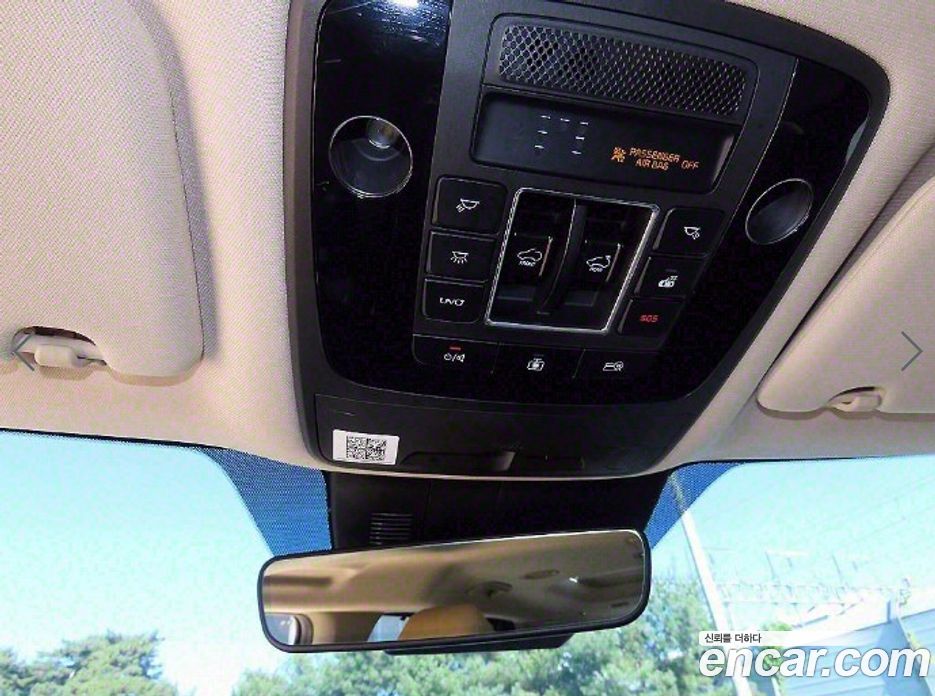 Kia Carnival 9-Seater Noblesse