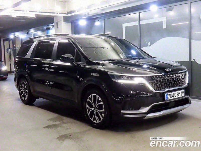 Kia Carnival 9-Seater Prestige