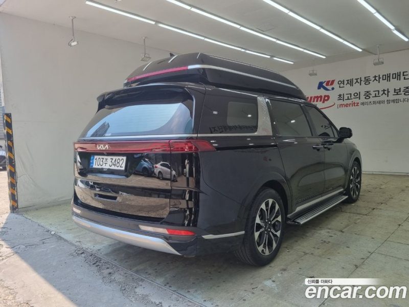 Kia Carnival 9-Seater Hi-Limousine