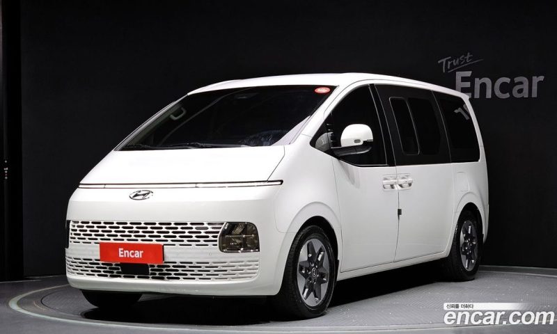 Hyundai Staria Tourer 9-Seater