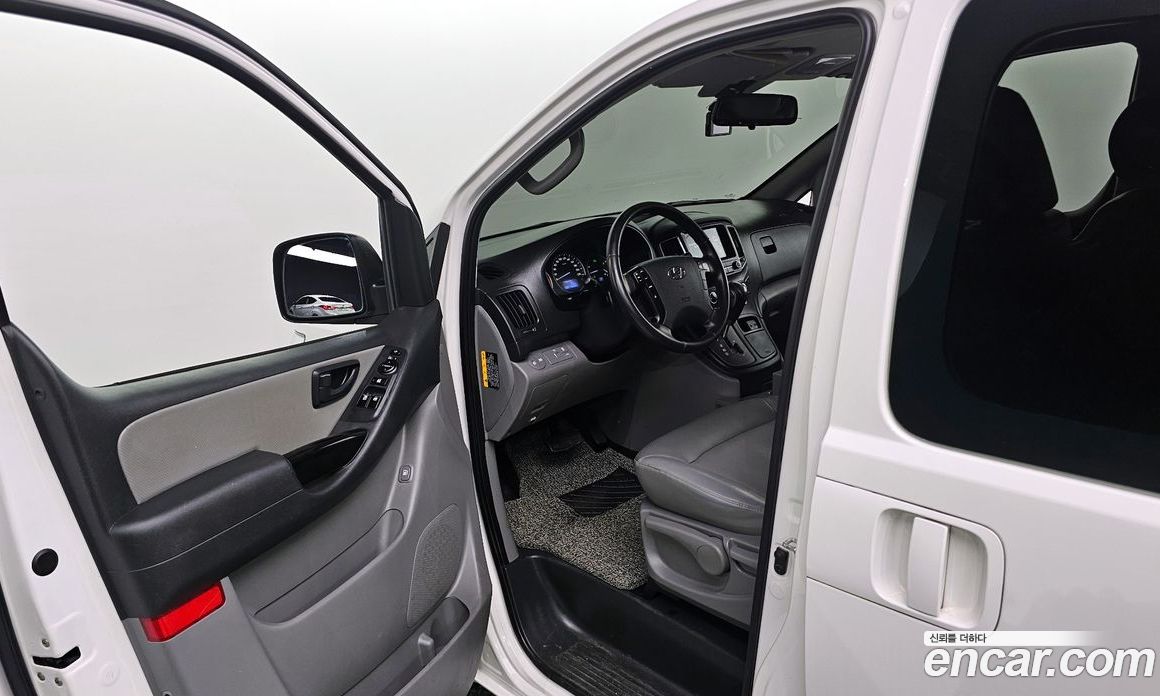 Hyundai Starex Van 5-Seater