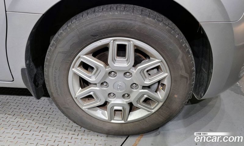 Hyundai Staria Tourer 9-Seater