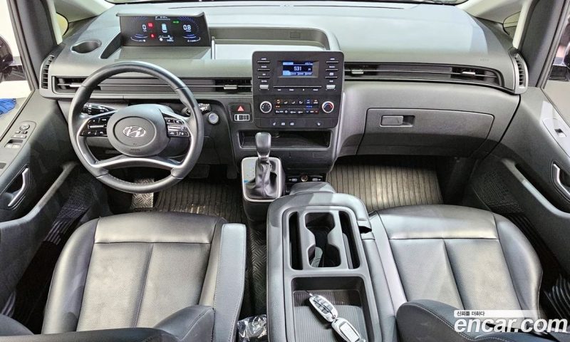 Hyundai Staria Tourer 9-Seater