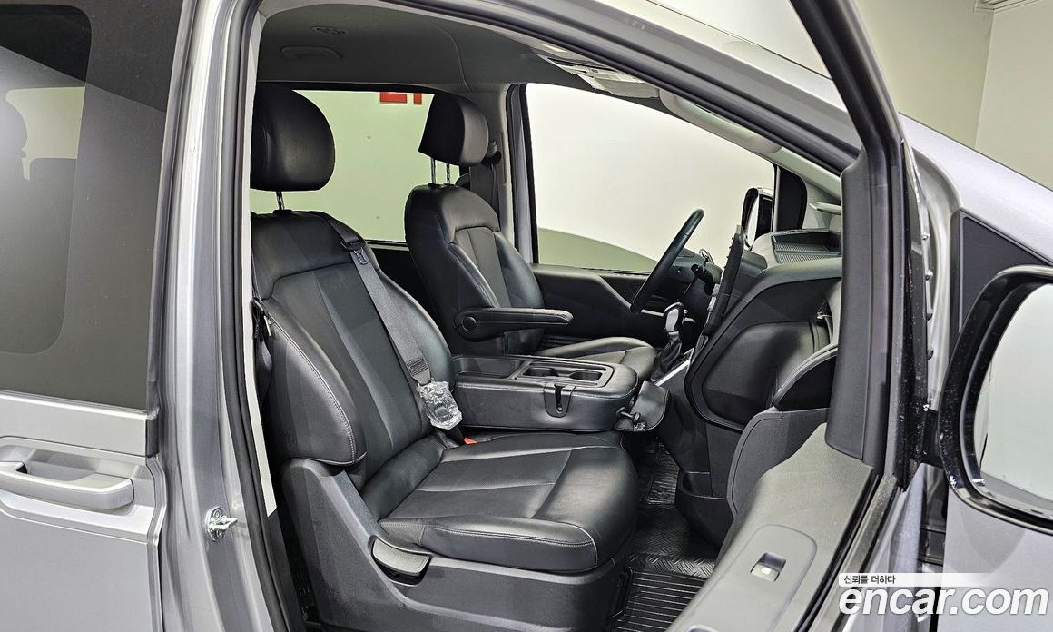 Hyundai Staria Tourer 9-Seater