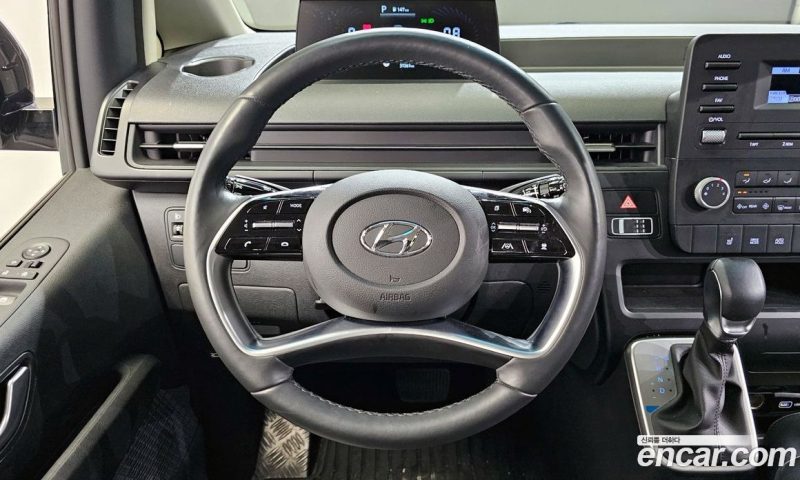 Hyundai Staria Tourer 9-Seater