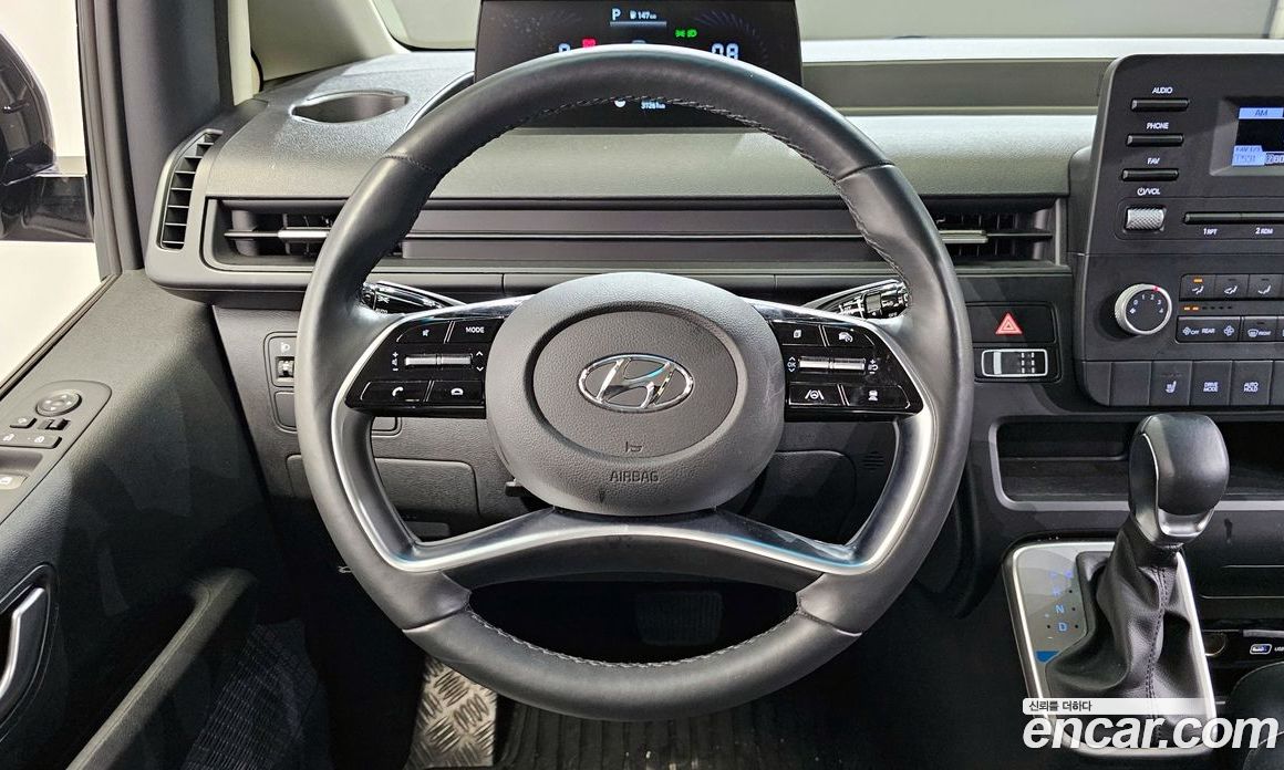 Hyundai Staria Tourer 9-Seater