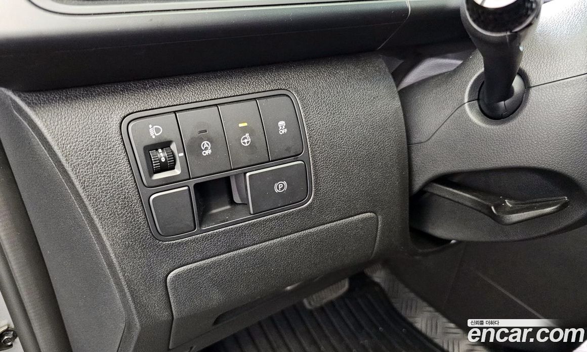 Hyundai Staria Tourer 9-Seater