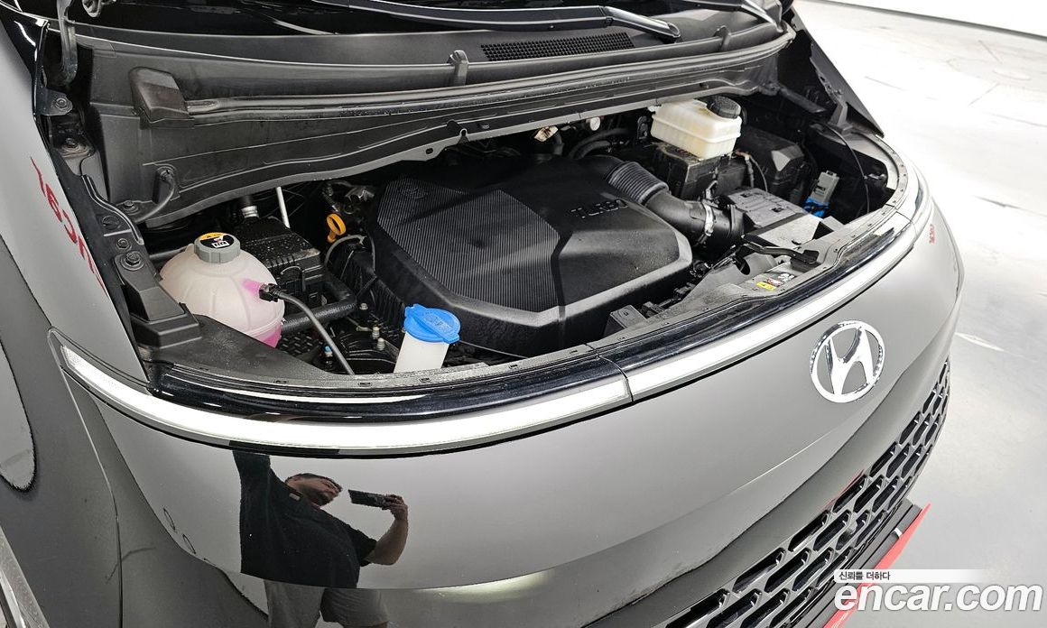 Hyundai Staria Cargo 3-Seater