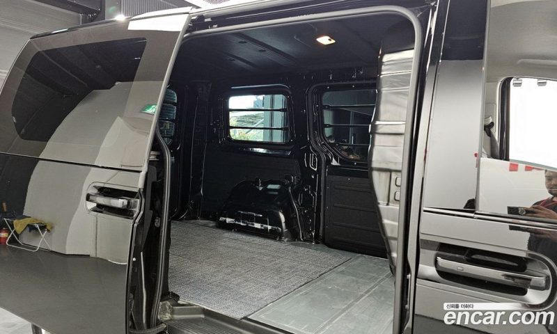 Hyundai Staria Cargo 3-Seater