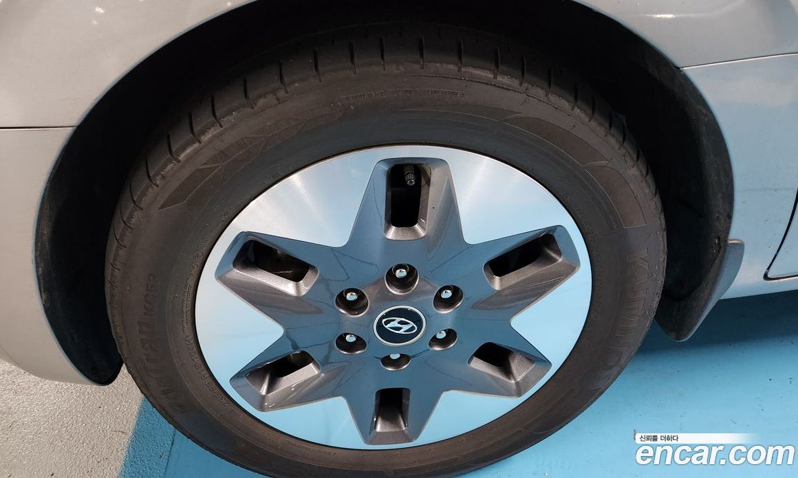 Hyundai Staria Tourer 11-Seater