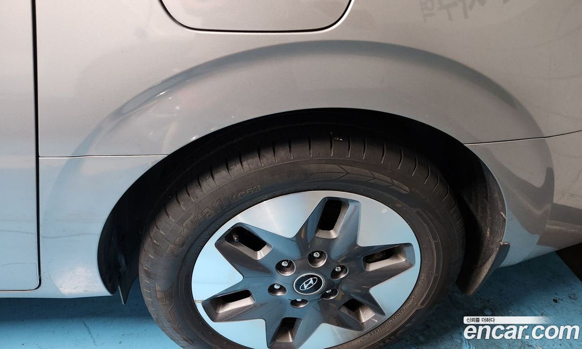 Hyundai Staria Tourer 11-Seater