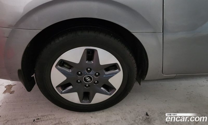 Hyundai Staria Tourer 11-Seater